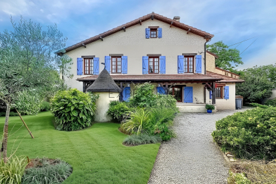 Maison &agrave; vendre &agrave; SENNECEY LE GRAND  - 10 pi&egrave;ces - 194 m&sup2; 