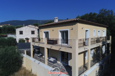 Maison à vendre à CARROS  - 4 pièces - 132 m² 