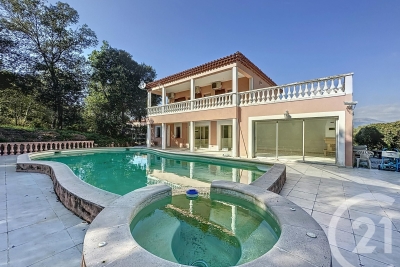 Maison à louer à VALBONNE  - 5 pièces - 155 m² 