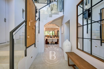 Maison à vendre à AIX-EN-PROVENCE Beauvalle - 7 pièces - 293 m² 