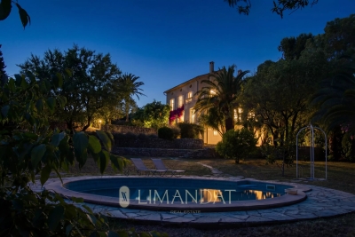 Maison &agrave; vendre &agrave; MOUGINS Gorbio - 7 pi&egrave;ces - 277 m&sup2; 