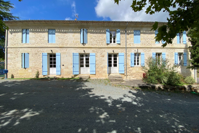 Maison à vendre à BLESIGNAC  - 7 pièces - 325 m² 
