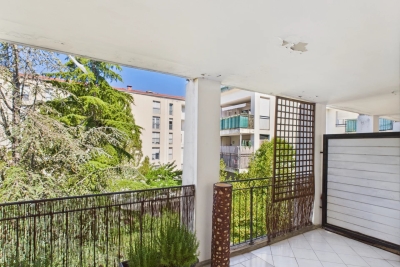 House for sale in AIX-EN-PROVENCE Farges-Perier - 3 rooms - 69 m² 