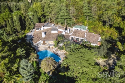 Maison à vendre à MOUGINS  - 12 pièces - 587 m² 