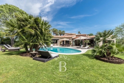 House for sale in ST-PAUL-DE-VENCE  - 10 rooms - 490 m&sup2; 