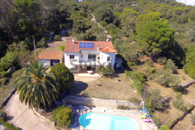 Maison à vendre à ALES Les Amoureux - 8 pièces - 193 m² 