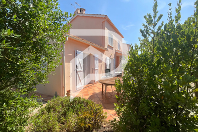 Maison à vendre terrain est nord 