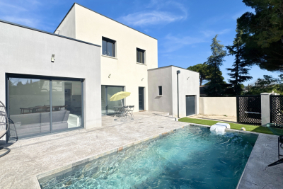 Maison à vendre à BAGNOLS-SUR-CÈZE Les Amoureux - 5 pièces - 118 m² 