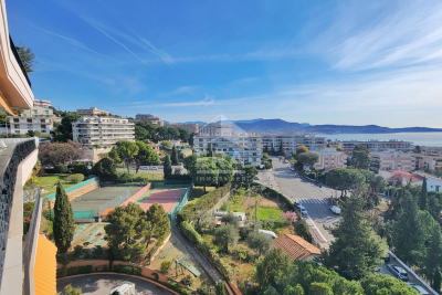 Appartement à vendre à NICE Comte de Falicon - 2 pièces - 54 m² 