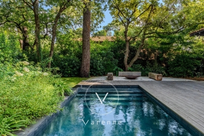 House for sale in PYLA-SUR-MER  - 6 rooms - 350 m² 