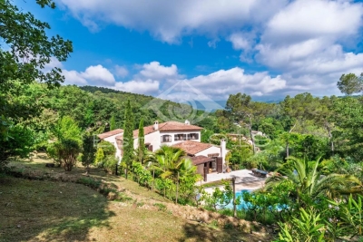 Maison à vendre à OPIO  - 7 pièces - 235 m² 