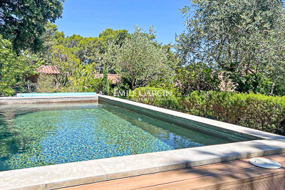 Maison &agrave; vendre &agrave; VILLENEUVE-LÈS-AVIGNON  - 7 pi&egrave;ces - 177 m&sup2; 