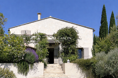 Maison &agrave; vendre &agrave; VILLENEUVE-LÈS-AVIGNON  - 7 pi&egrave;ces - 177 m&sup2; 