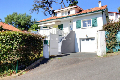 Maison à vendre à BIARRITZ Saint-Jean-Pied-de-Port - 5 pièces - 110 m² 