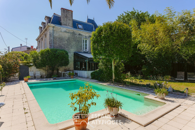Maison à vendre à LA ROCHELLE Le Bois-Plage-en-Ré - 8 pièces - 241 m² 