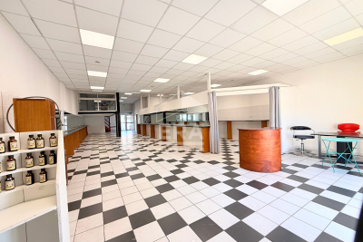 Commerce à vendre à PERPIGNAN Espira-de-l'Agly - 3 pièces - 176 m² 