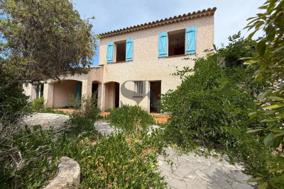 Maison à vendre à ST-RAPHAËL Peyron-Saint Sebastien - 9 pièces - 180 m² 