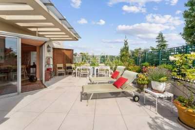 Appartement à vendre à NEUILLY SUR SEINE Villiers-Cerdan - 6 pièces - 147 m² 