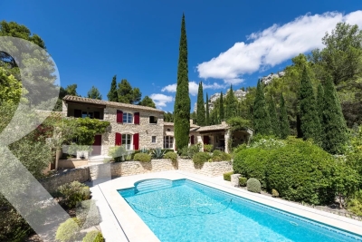 House for sale in LES BAUX-DE-PROVENCE  - 6 rooms - 183 m² 