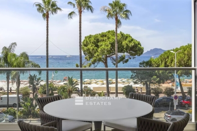 Appartement à vendre à CANNES Croisette-Palm-Beach - 3 pièces - 85 m² 