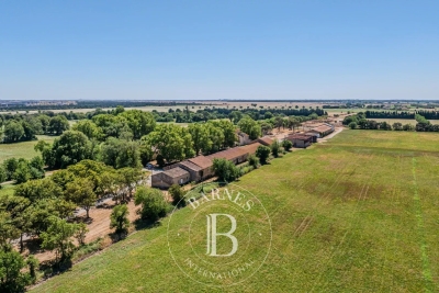 Commerce à vendre à SALON-DE-PROVENCE  - 20 pièces - 4000 m² 