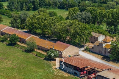 Commerce &agrave; vendre logements crau 