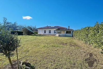 Maison à vendre à ST-DENIS-DE-PILE  - 5 pièces - 3250 m² 