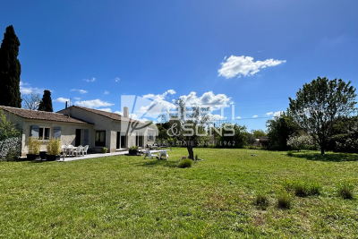 Maison à vendre à CHATEAUNEUF-GRASSE  - 4 pièces - 148 m² 