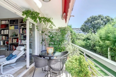 Appartement à vendre à CANNES Petit-Juas - 3 pièces - 87 m² 