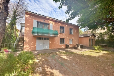 Maison à vendre à AVIGNON Montfavet Pericentre - 6 pièces - 190 m² 