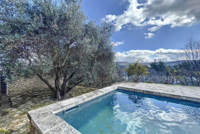 House for sale in APT  - 6 rooms - 182 m² 