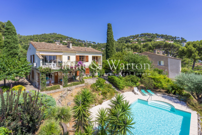 House for sale in CARQUEIRANNE  - 5 rooms - 159 m² 