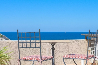 Maison à vendre à MARSEILLE 8EME Longuillar - 6 pièces - 236 m² 