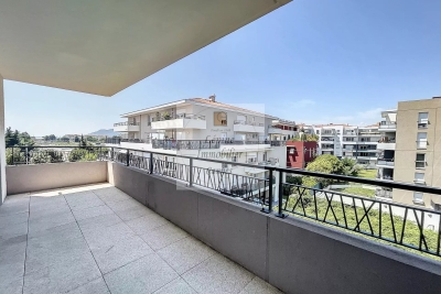 Appartement à vendre à CANNES-LA-BOCCA  - 3 pièces - 62 m² 