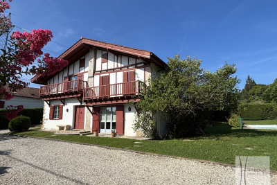 Maison &agrave; vendre &agrave; ASCAIN  - 8 pi&egrave;ces - 305 m&sup2; 