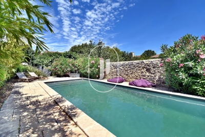 Maison à vendre à ALLEINS  - 10 pièces - 350 m² 