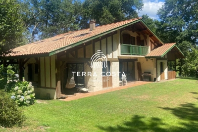 Maison à vendre à SAUBION  - 4 pièces - 192 m² 