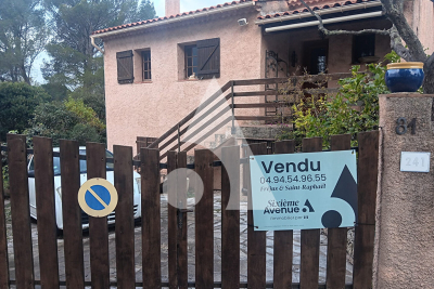 Maison &agrave; vendre &agrave; FRÉJUS  - 4 pi&egrave;ces - 100 m&sup2; 