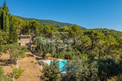 Maison à vendre à SEILLANS Centre Ville - 5 pièces - 145 m² 