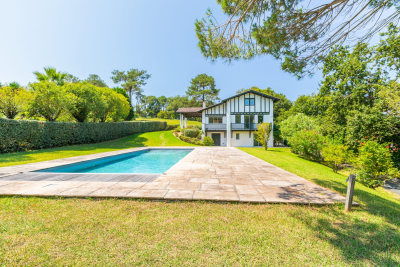 Maison &agrave; vendre &agrave; BASSUSSARRY  - 8 pi&egrave;ces - 329 m&sup2; 