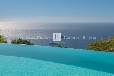 House for sale in EZE  - 8 rooms - 228 m² 