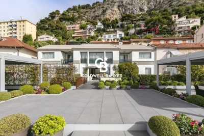 Maison à vendre à ROQUEBRUNE-CAP-MARTIN  - 7 pièces - 342 m² 