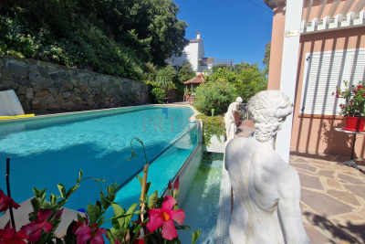 Maison à vendre à ST-RAPHAËL Peyron-Saint Sebastien - 8 pièces - 236 m² 