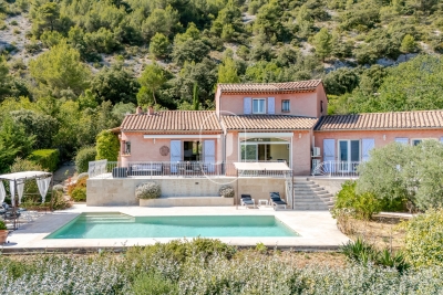 Maison à vendre à ST-SATURNIN-LÈS-APT Montfavet Pericentre - 6 pièces - 160 m² 