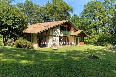 Maison à vendre à SAUBION  - 4 pièces - 192 m² 