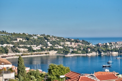 Apartment for sale in VILLEFRANCHE-SUR-MER  - 4 rooms - 99 m&sup2; 
