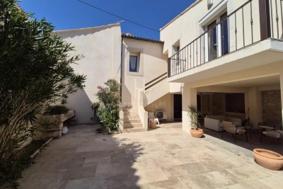 Maison à vendre à MOLLÉGÈS   - 139 m² 