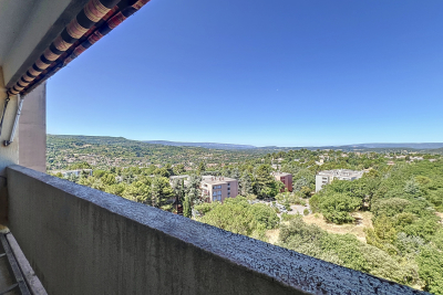 Apartment for sale in APT  - 3 rooms - 65 m² 