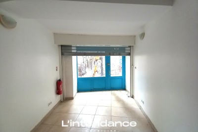Commerce à vendre à HYÈRES  - 1 pièces - 30 m² 