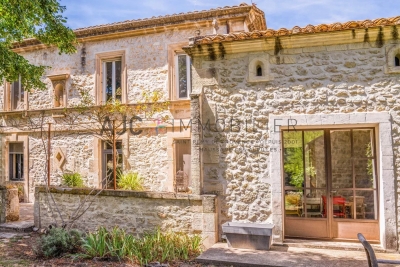 Maison à vendre à ST-RÉMY-DE-PROVENCE  - 9 pièces - 306 m² 